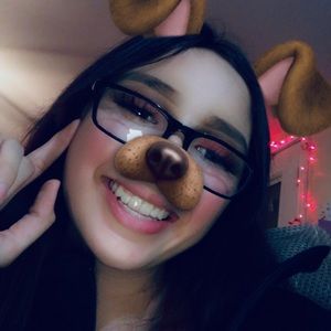 Meet your Posher, Nayele